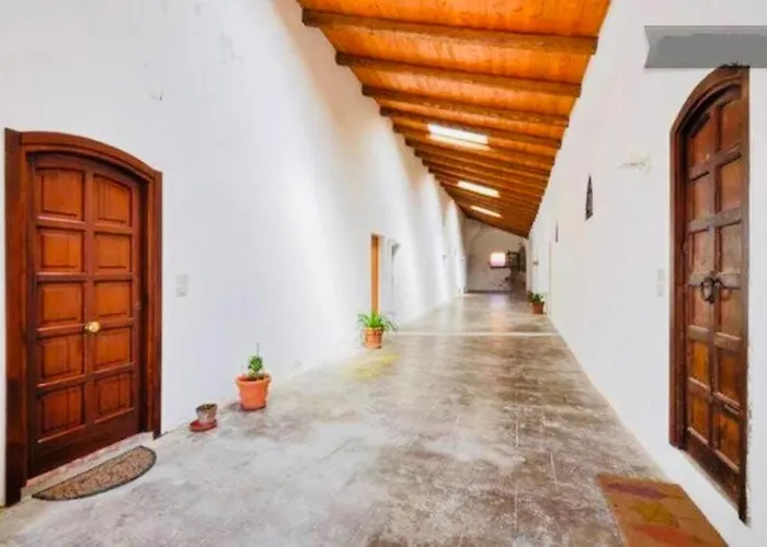 Wonderful In Old Αλγκέρο